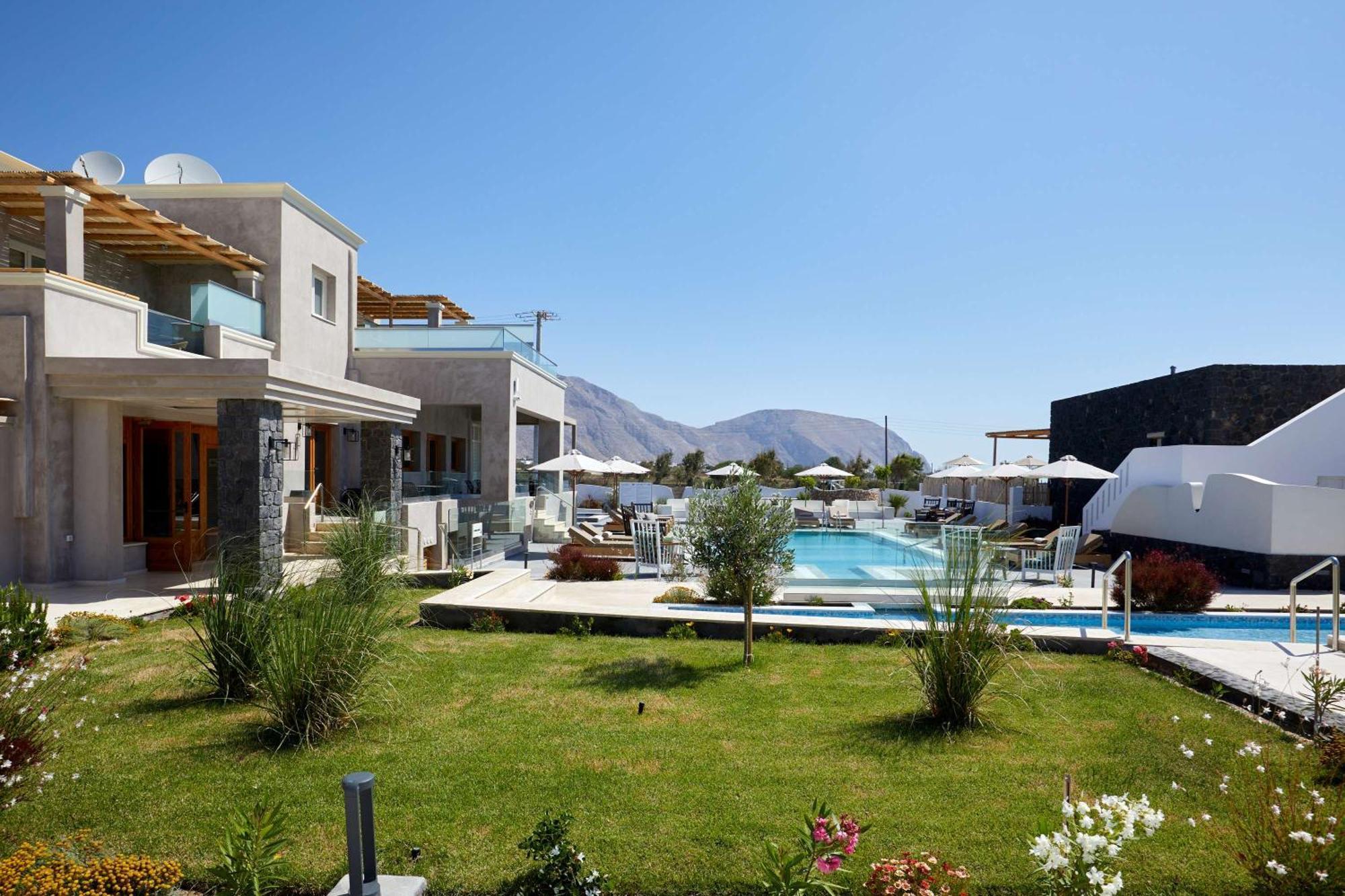 Sea Breeze Santorini Beach Resort, Curio By Hilton Agios Georgios  Екстер'єр фото