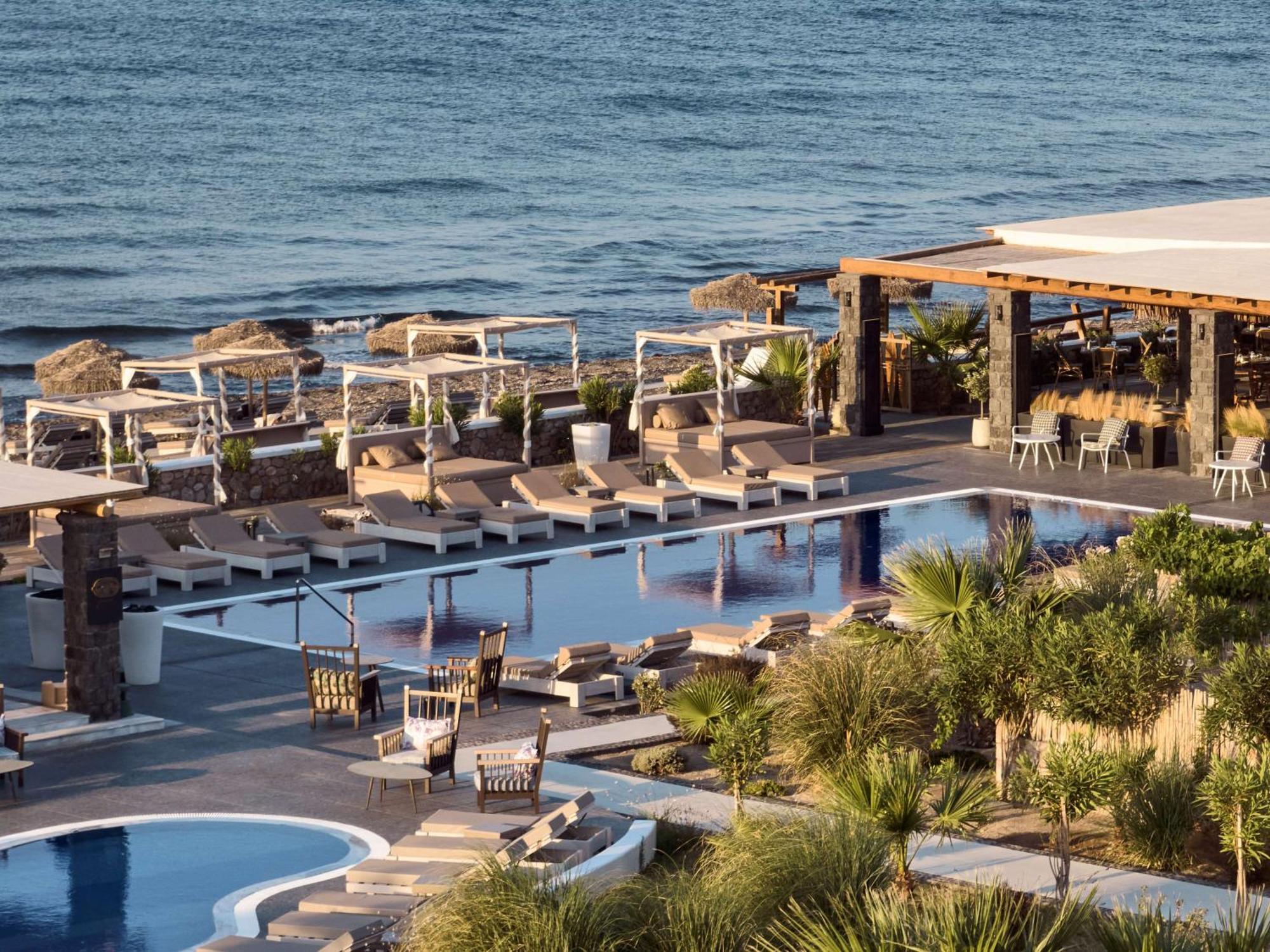 Sea Breeze Santorini Beach Resort, Curio By Hilton Agios Georgios  Екстер'єр фото
